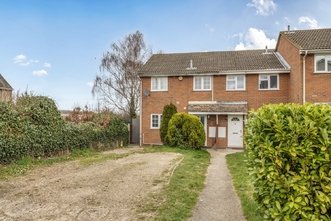 End Of Terrace House to rent - Moultain Hill