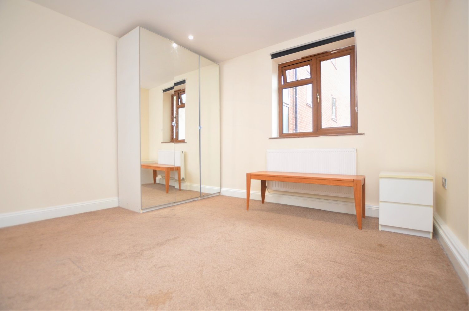 Flat to rent in 66 Gibbon Road, London, , SE15 Acorn