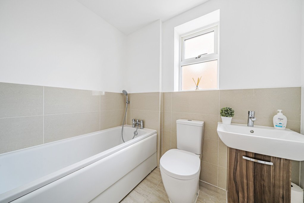 Town House - Weldon Road, Ebbsfleet Valley, DA10
