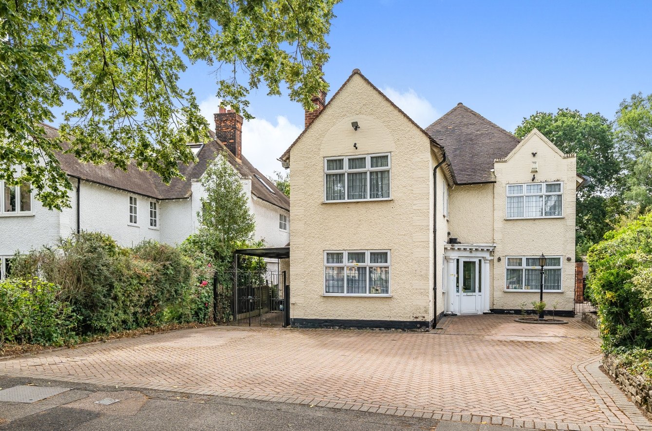 Detached House for sale in Kings Hall Road, Beckenham, , BR3 Langford