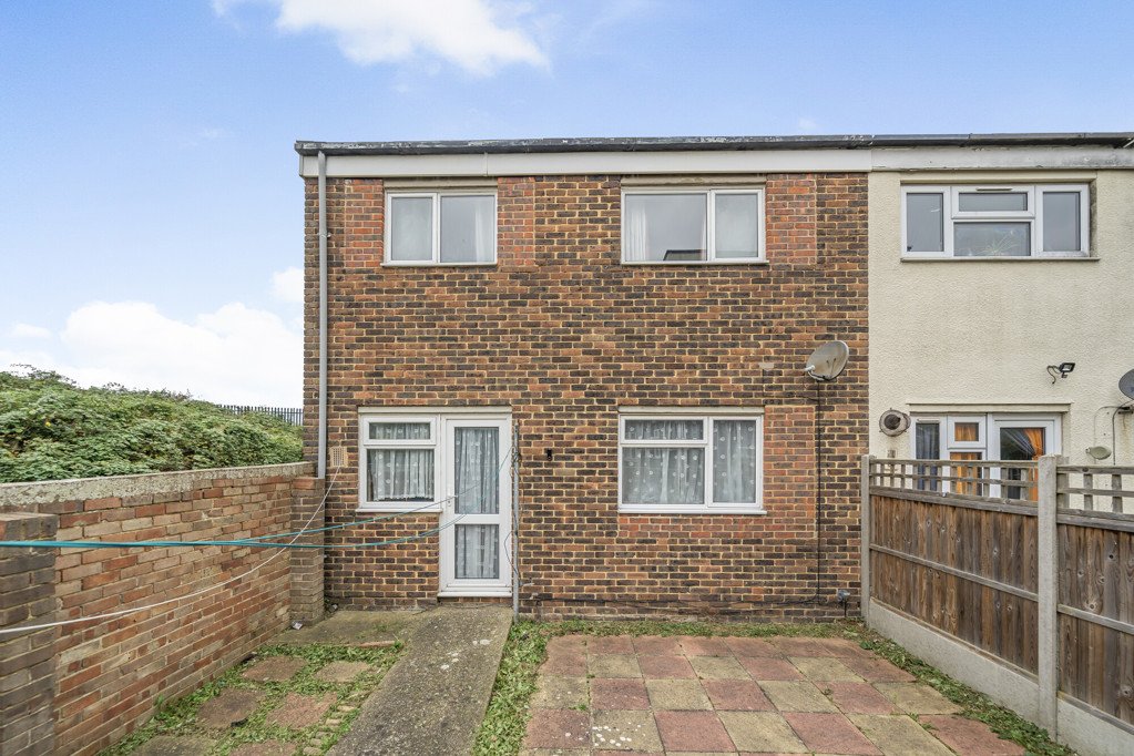 End Of Terrace House - Blockmakers Court, Chatham, ME4