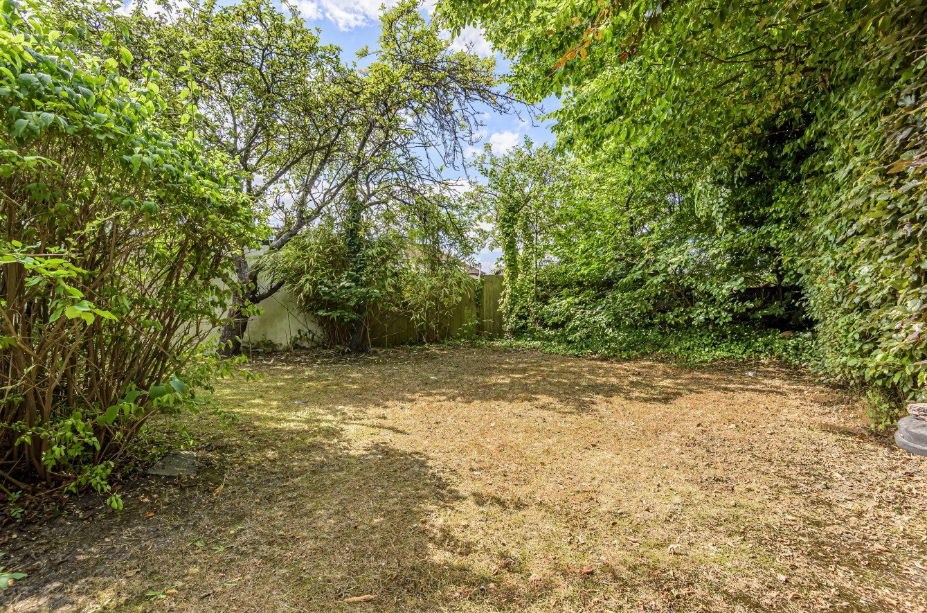 Detached House in Cathcart Drive, Orpington, , BR6 Langford Russell