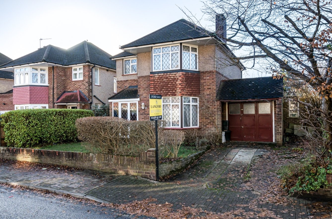 Detached House in Cathcart Drive, Orpington, , BR6 Langford Russell
