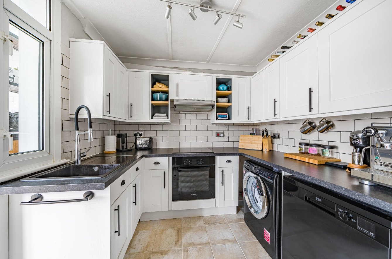 End Of Terrace House for sale in Penshurst Avenue, Sidcup, , DA15