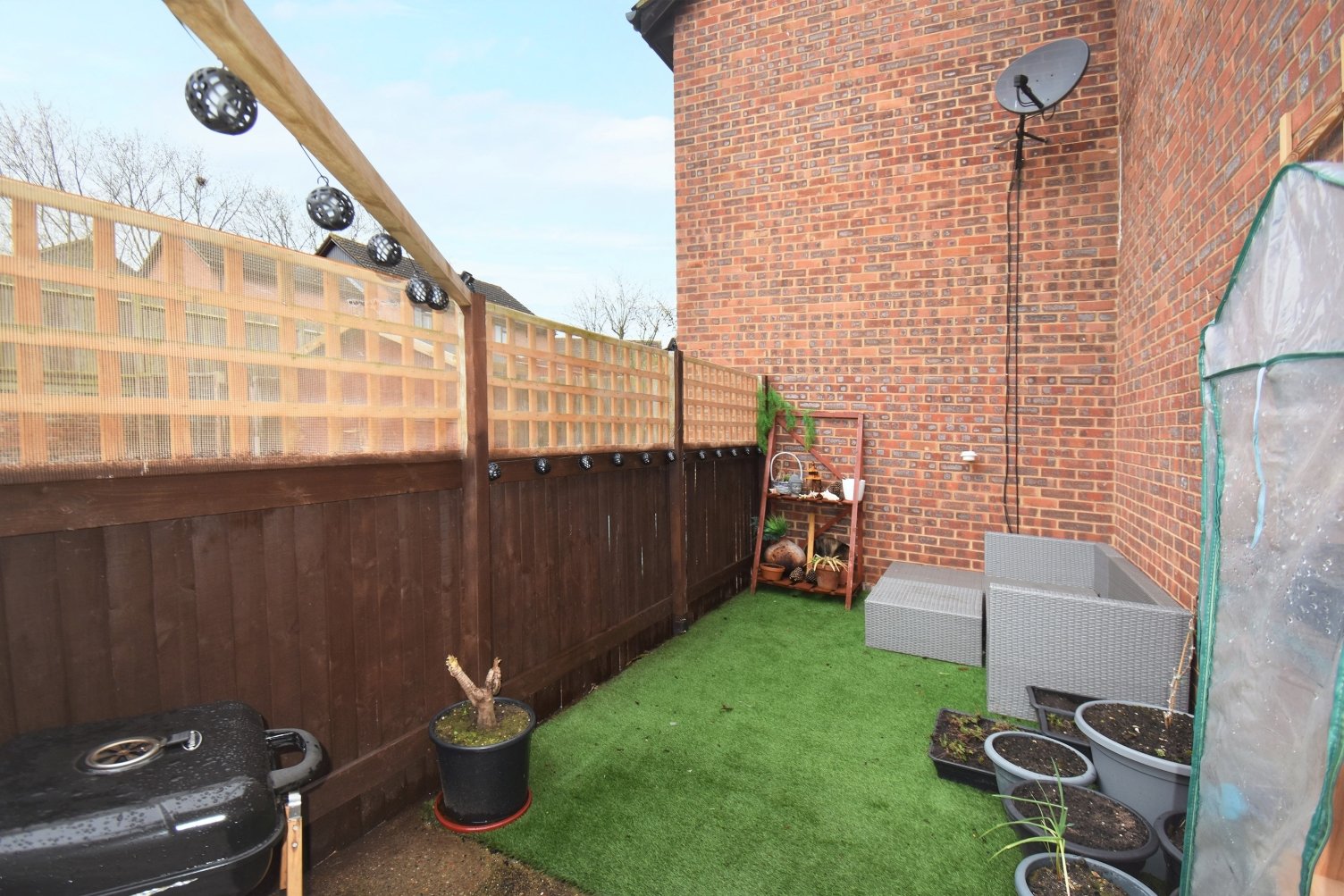 End Of Terrace House for sale in Sprucedale Close, Swanley, , BR8