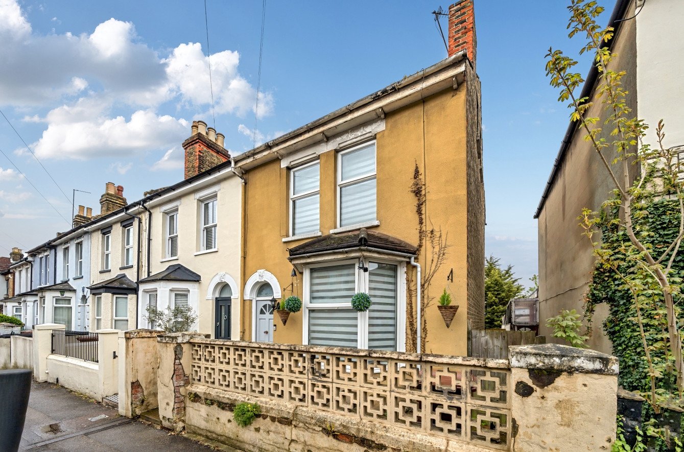 End Of Terrace House for sale - Weston Road, ME2