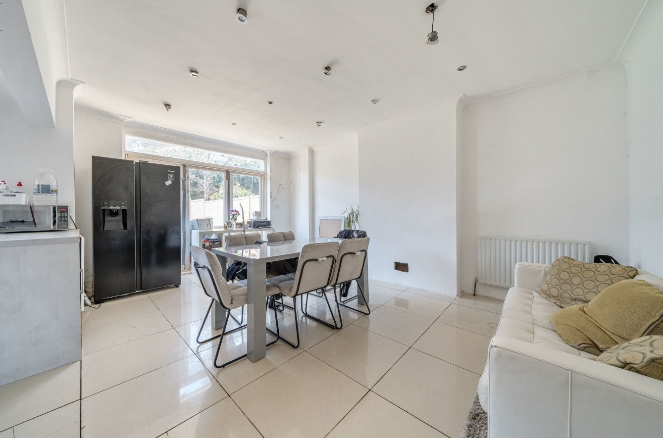 Semidetached House for sale in Rafford Way, , BR1 Acorn
