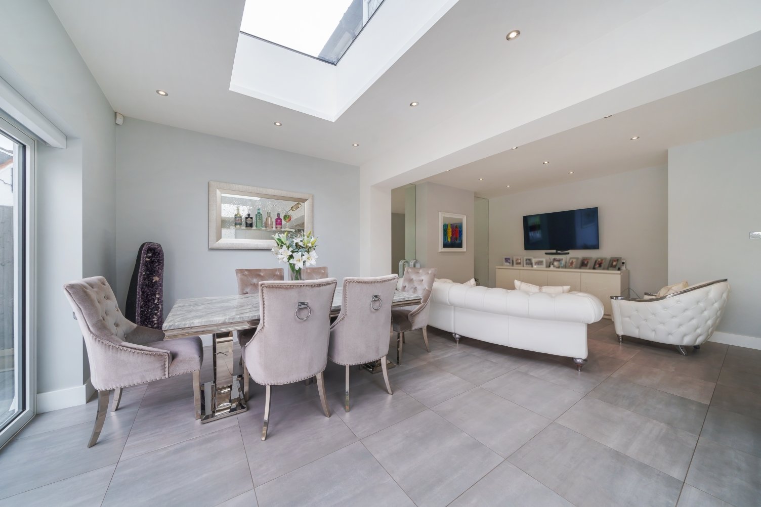 Semidetached House in Lakeside Drive, , BR2 Langford Russell