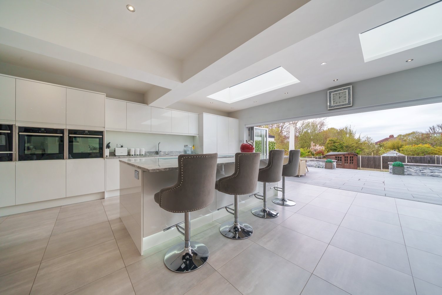 Semidetached House in Lakeside Drive, , BR2 Langford Russell