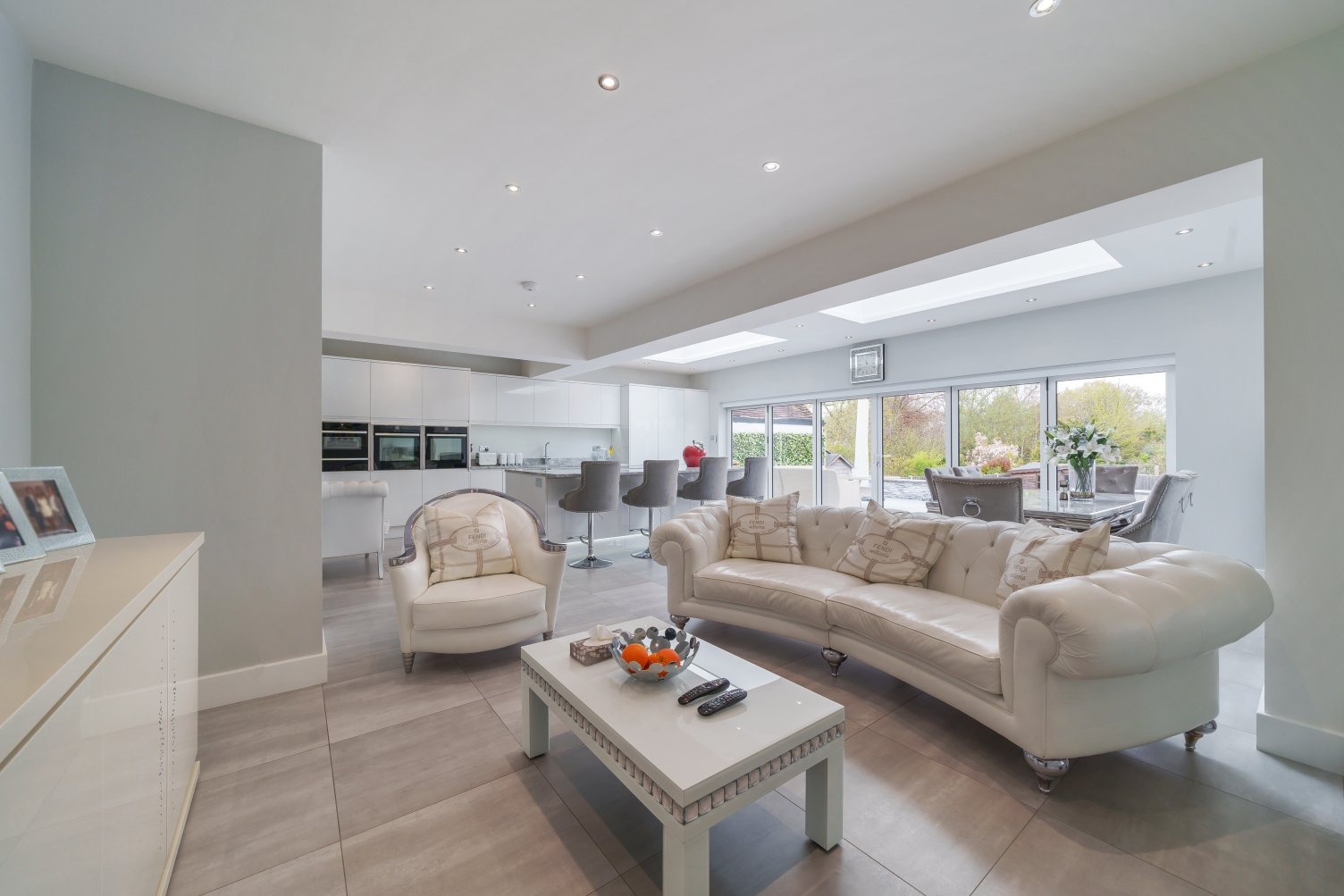 Semidetached House in Lakeside Drive, , BR2 Langford Russell