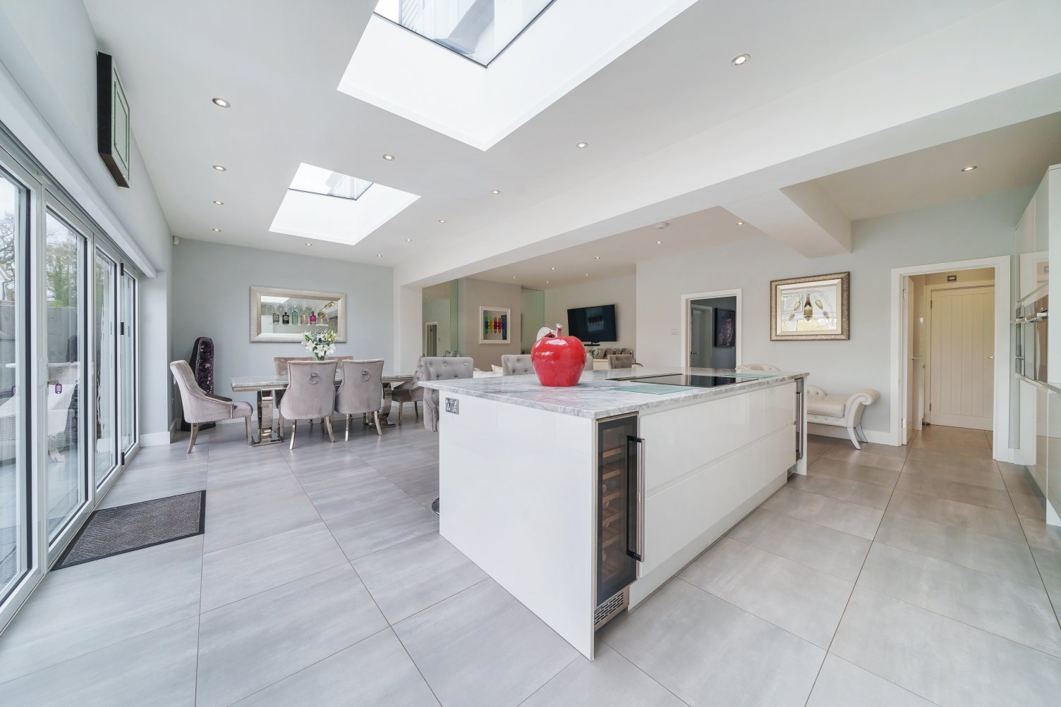 Semidetached House in Lakeside Drive, , BR2 Langford Russell