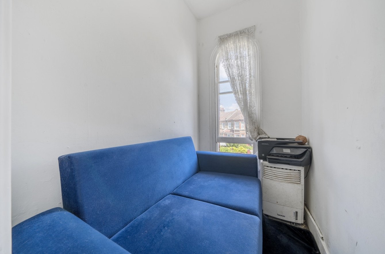 Terraced House in Barmeston Road, , SE6 Langford Russell