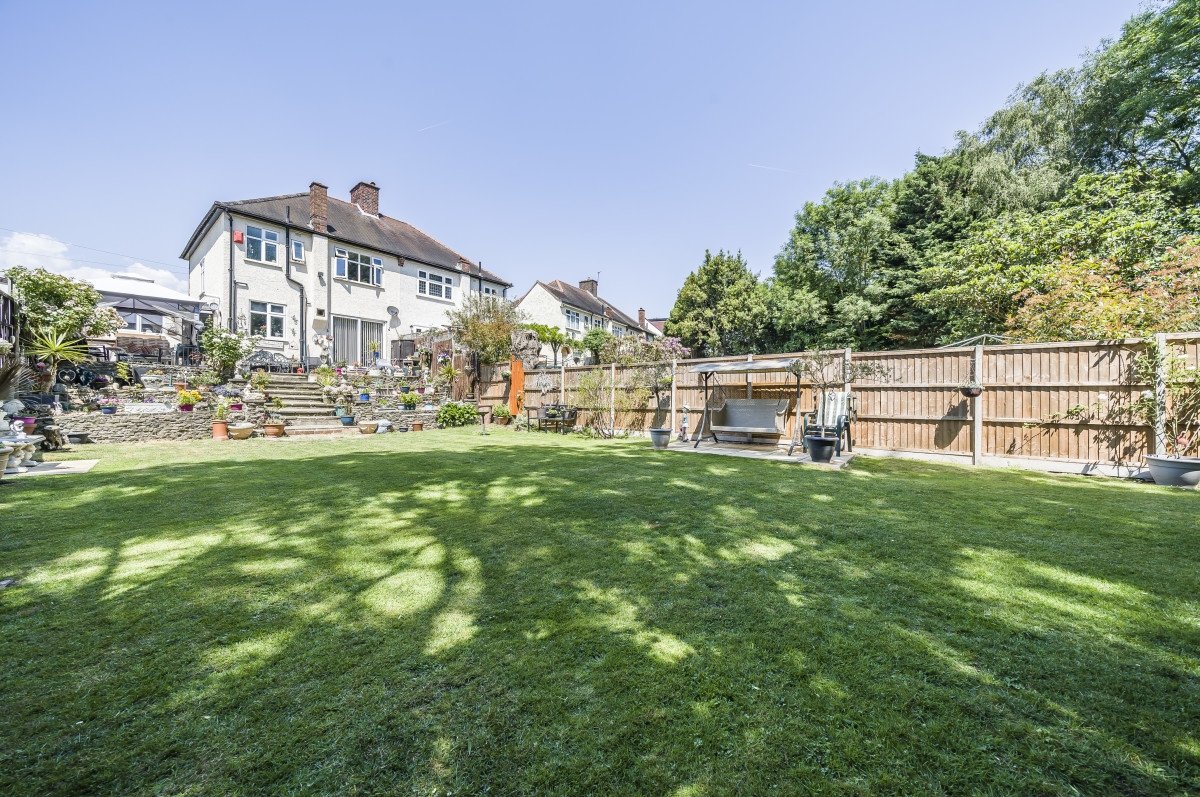 Semidetached House for sale in Restons Crescent, , SE9 Acorn