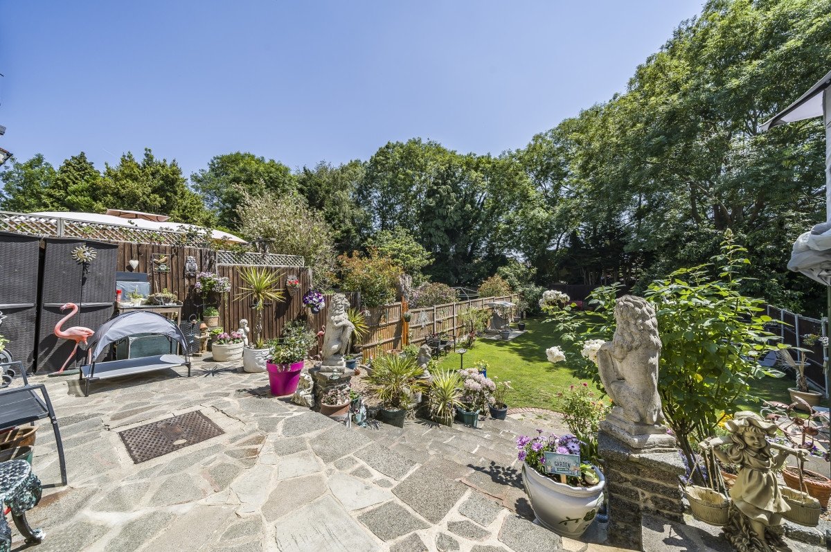 Semidetached House for sale in Restons Crescent, , SE9 Acorn