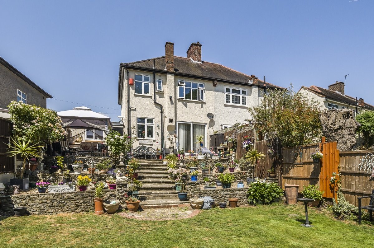 Semidetached House for sale in Restons Crescent, , SE9 Acorn