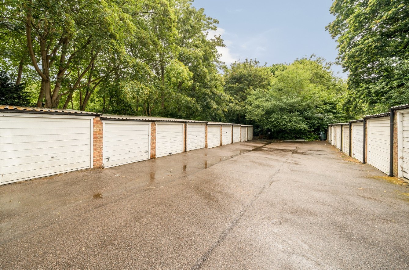 Flat for sale in Kemnal Road, Chislehurst, , BR7 Langford Russell