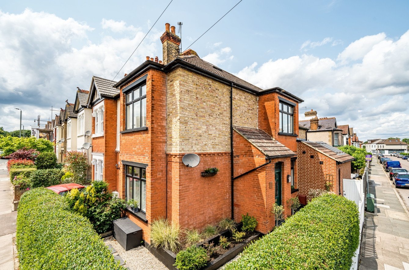 Semidetached House in Mosslea Road, , BR2 Langford Russell