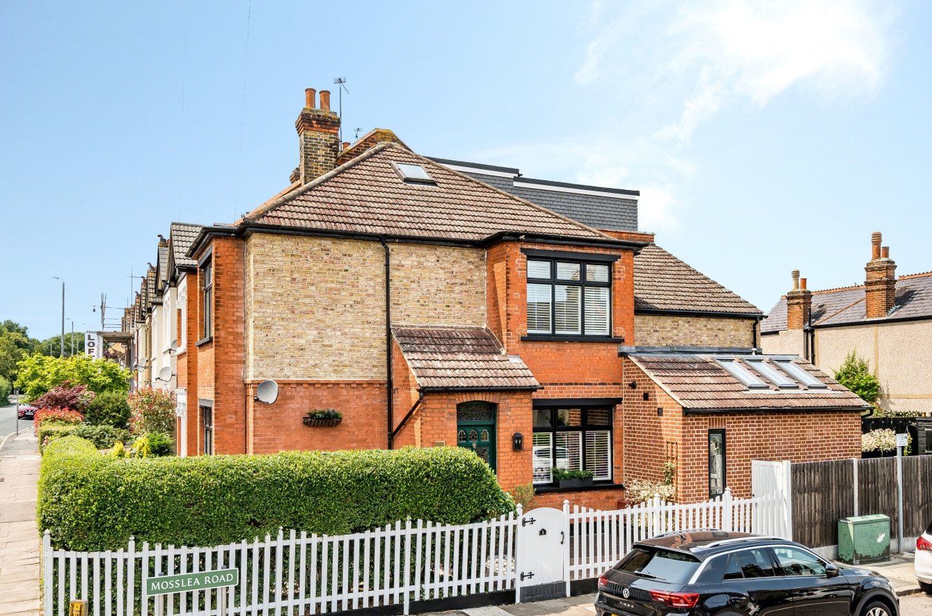 Semidetached House in Mosslea Road, , BR2 Langford Russell