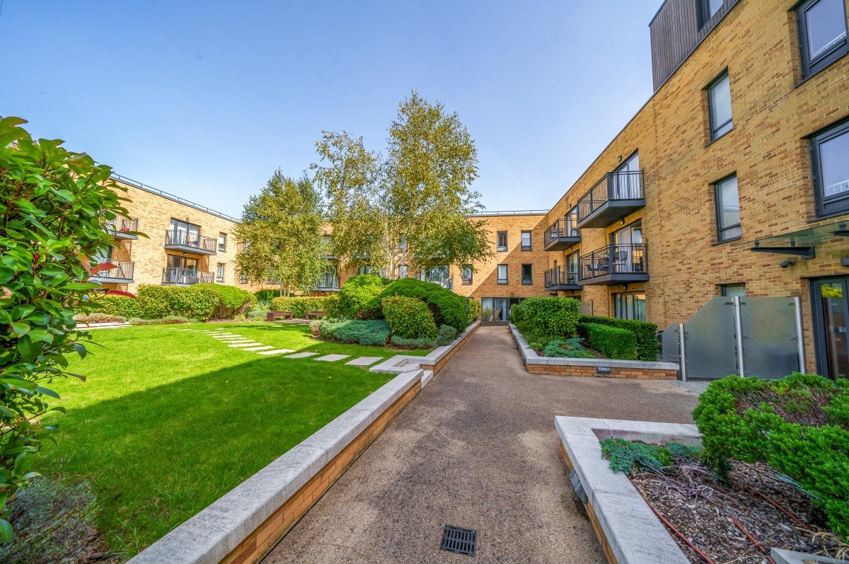 Flat for sale in Meadowside, London, , SE9 John Payne
