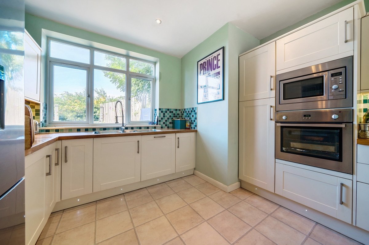 Semidetached House in Eltham Park Gardens, , SE9 John Payne