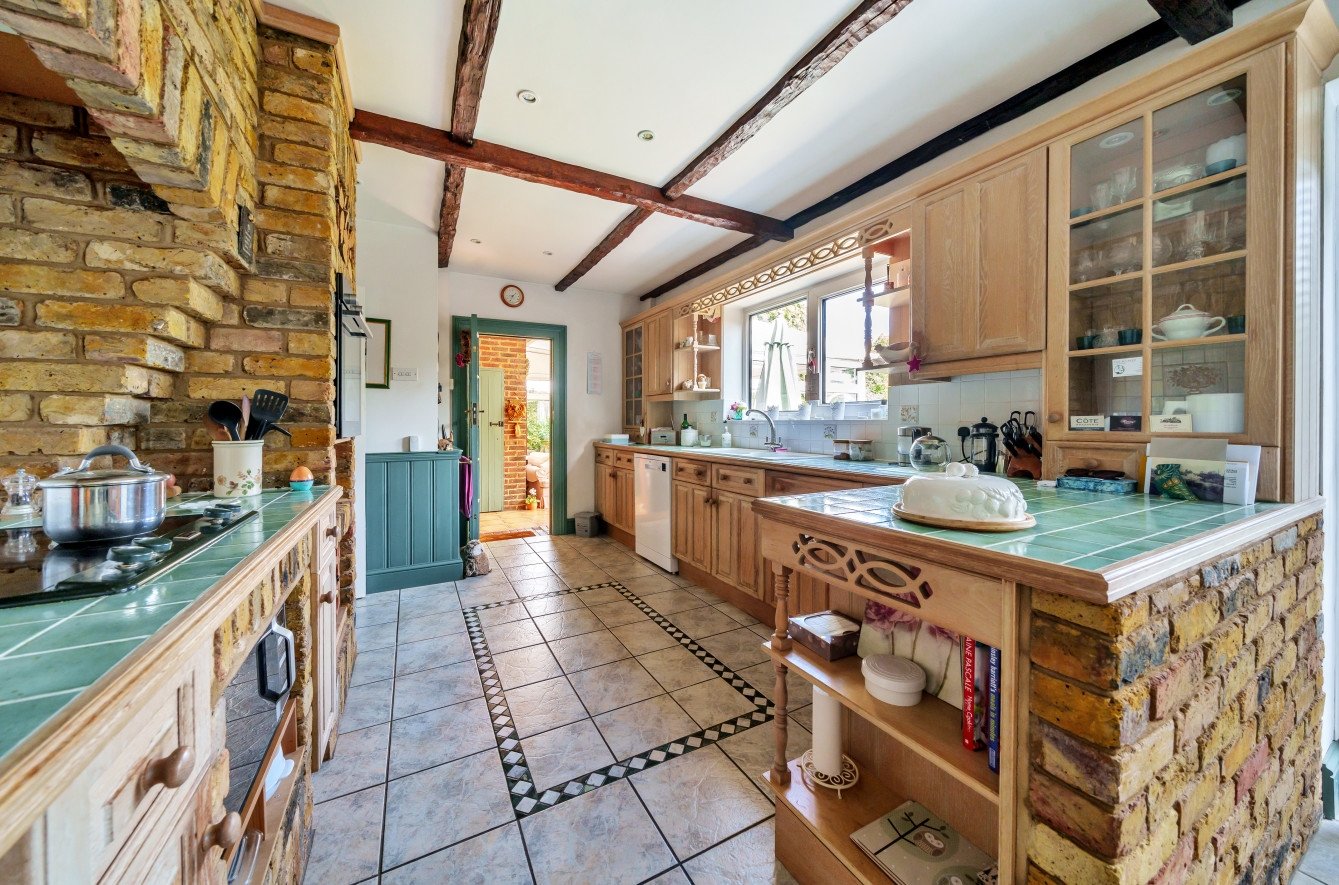 Semidetached House in St. Pauls Wood Hill, , BR5 Langford Russell