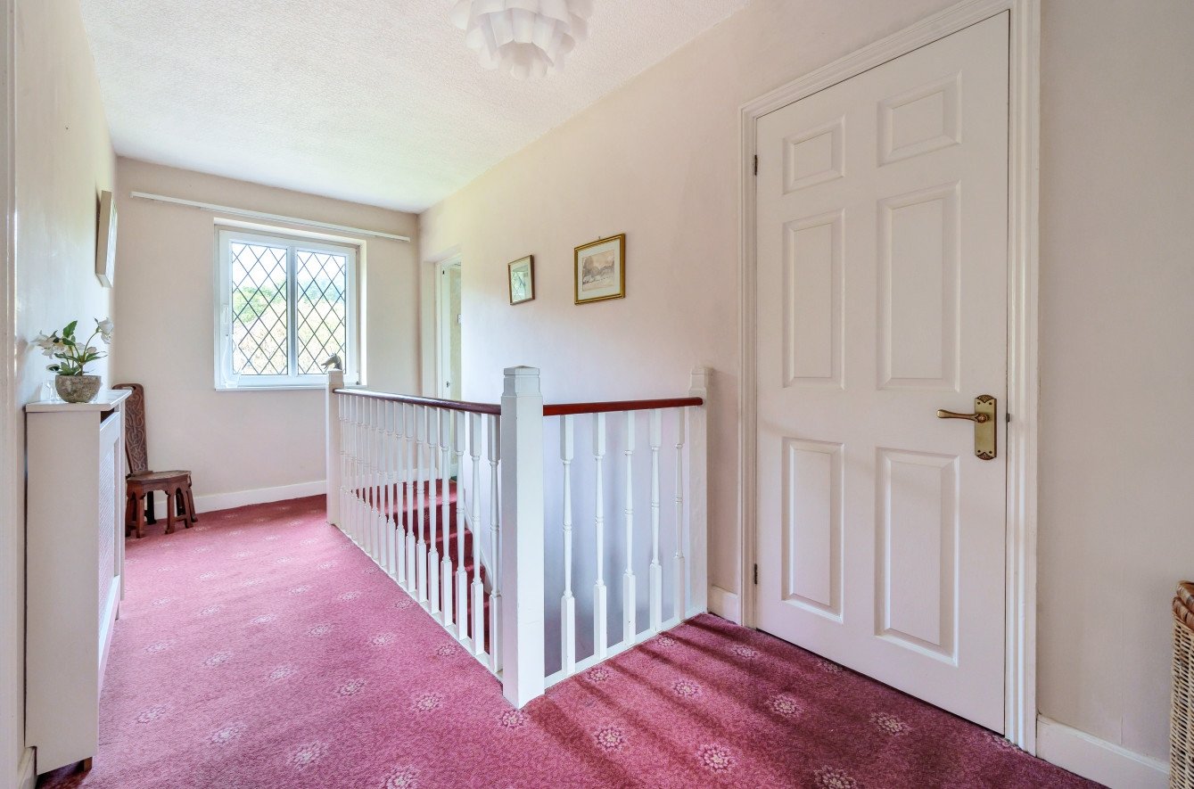 Semidetached House in St. Pauls Wood Hill, , BR5 Langford Russell