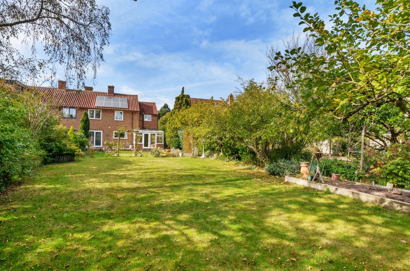 Semidetached House in St. Pauls Wood Hill, , BR5 Langford Russell