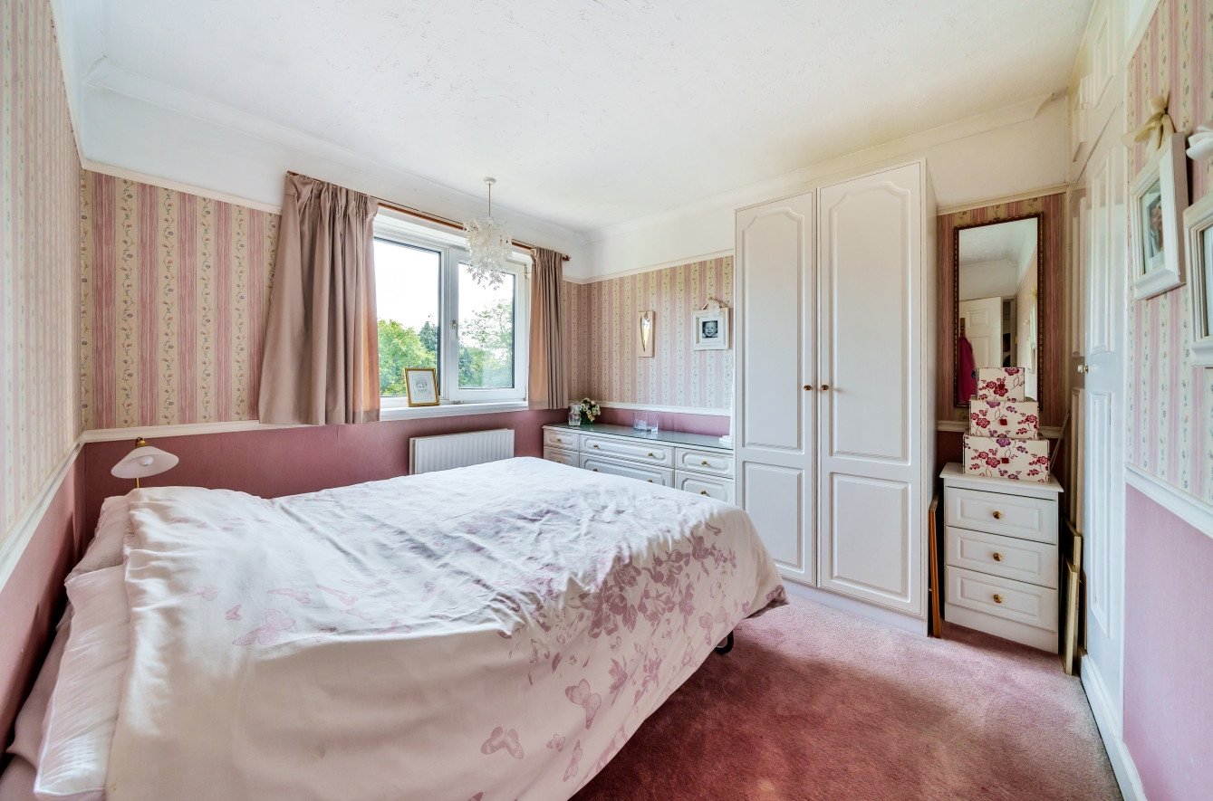 Semidetached House in St. Pauls Wood Hill, , BR5 Langford Russell