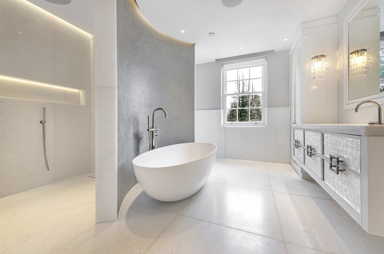 Detached House for sale in Holwood Park Avenue, Locksbottom, , BR6