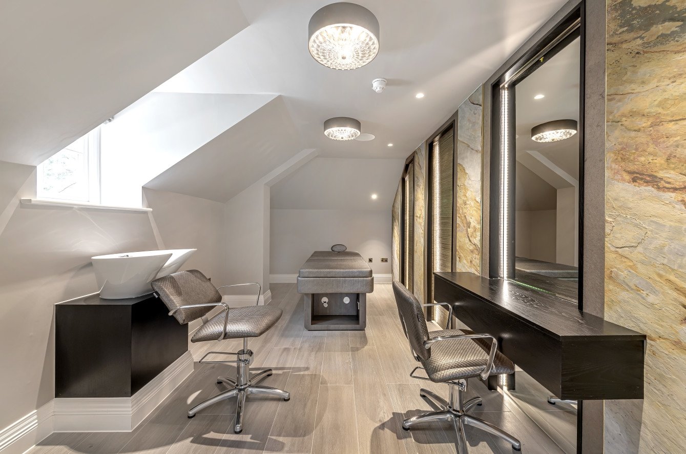 Detached House for sale in Holwood Park Avenue, Locksbottom, , BR6