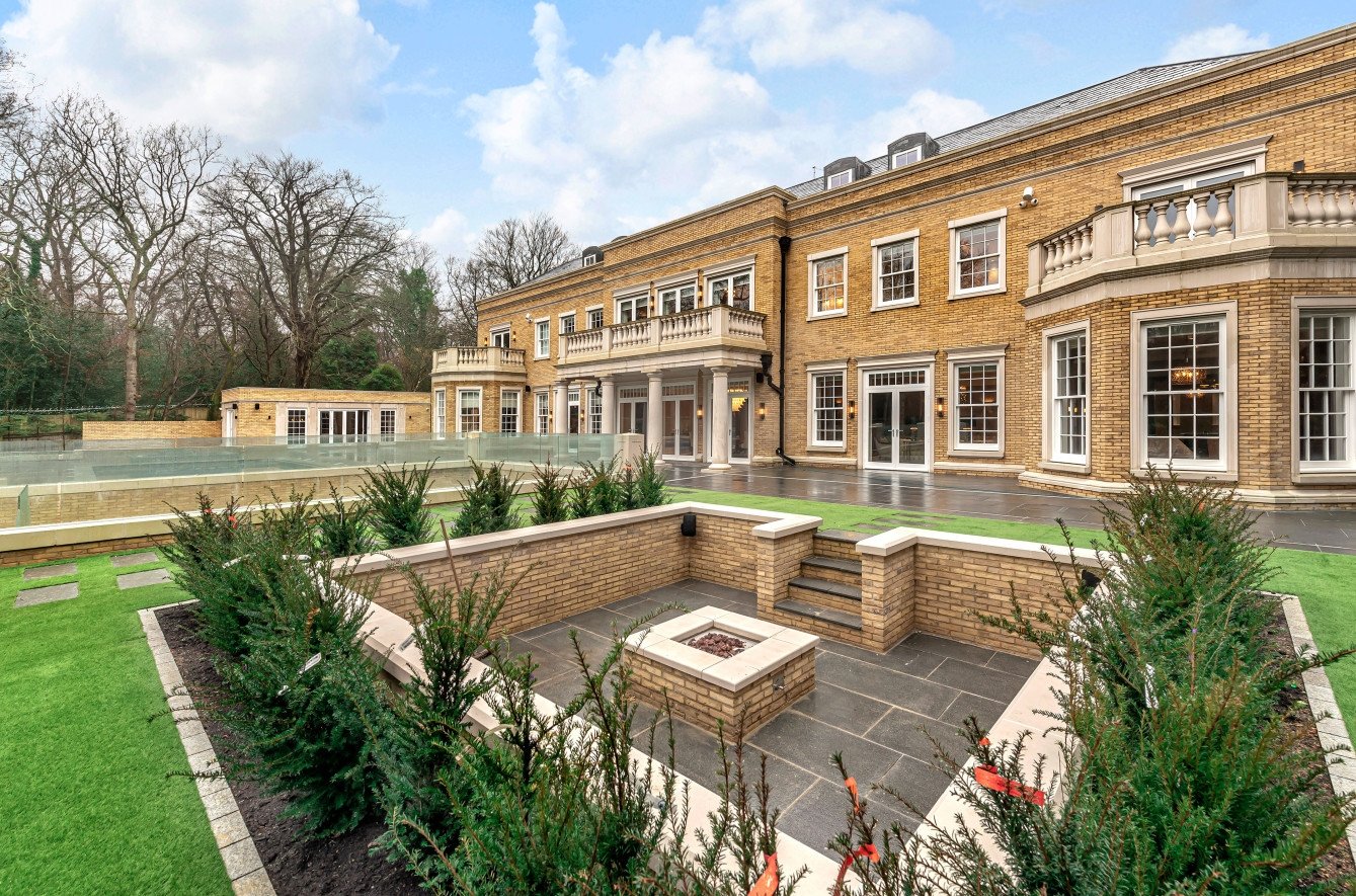 Detached House for sale in Holwood Park Avenue, Locksbottom, , BR6