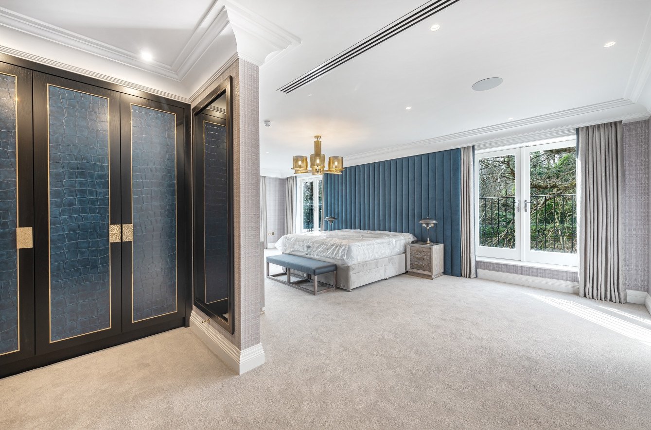 Detached House for sale in Holwood Park Avenue, Locksbottom, , BR6