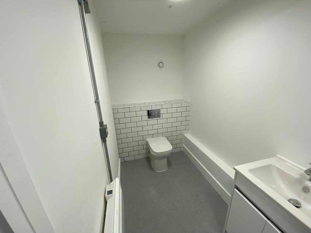 Retail,Leisure Institution,Office, Industrial for sale in 1622