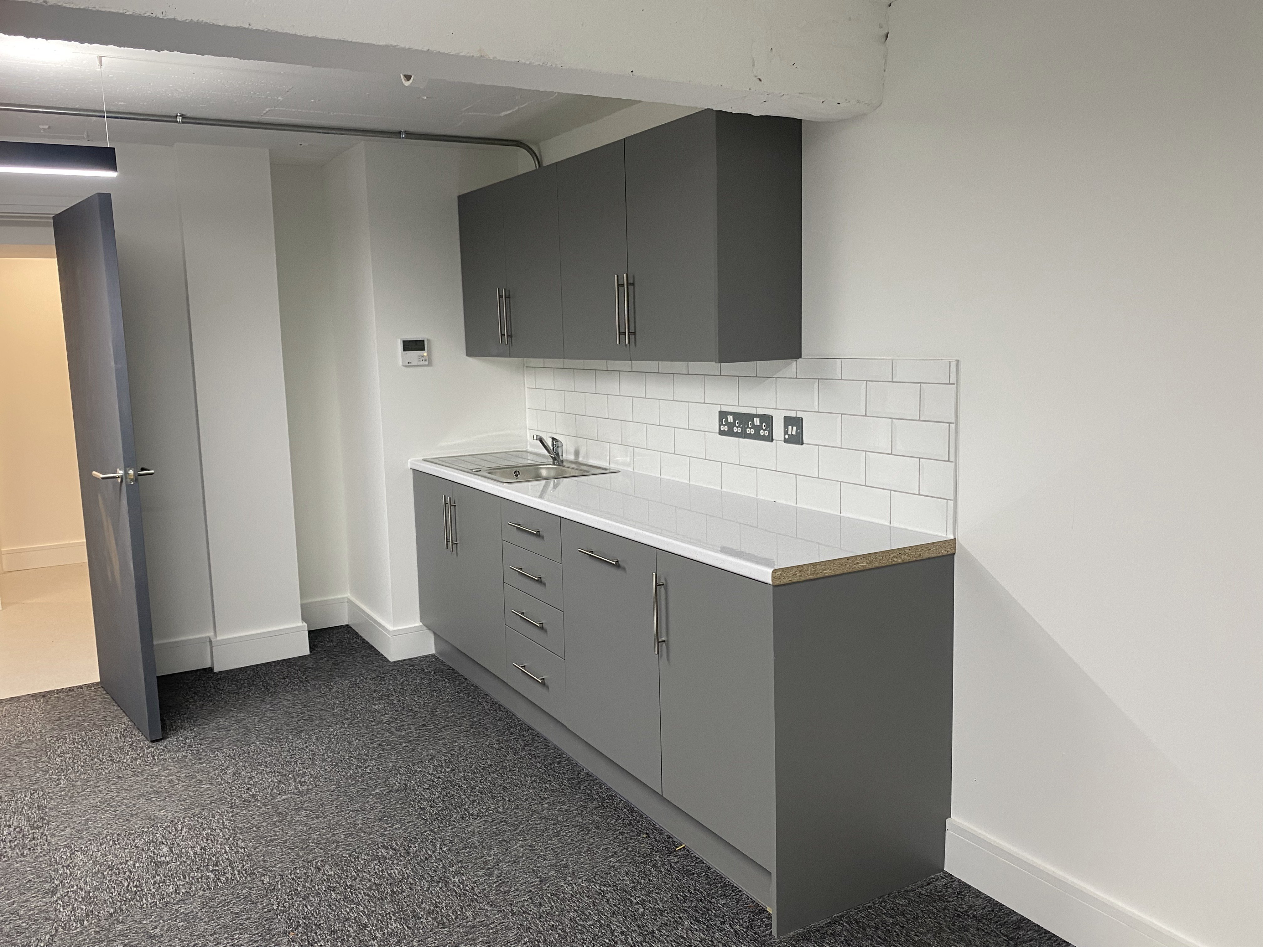 Retail,Leisure Institution,Office, Industrial for sale in 1622