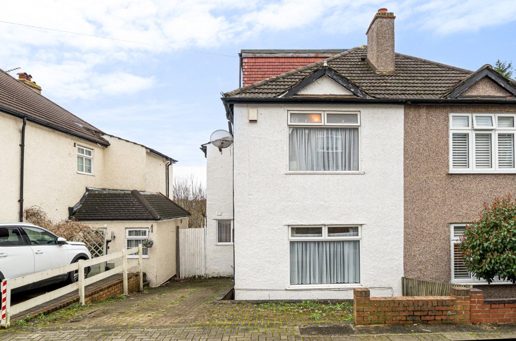 Semidetached House for sale in Kynaston Road, , BR1 Acorn