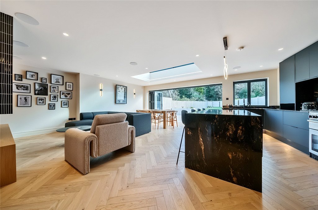 Semidetached House in Lakeside Drive, , BR2 Langford Russell