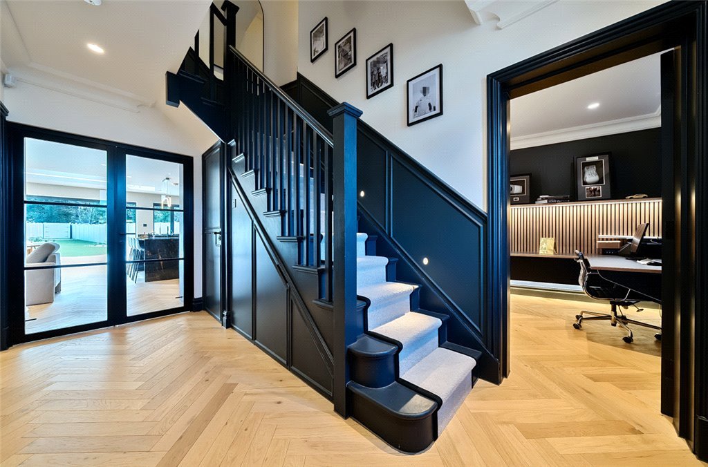 Semidetached House in Lakeside Drive, , BR2 Langford Russell