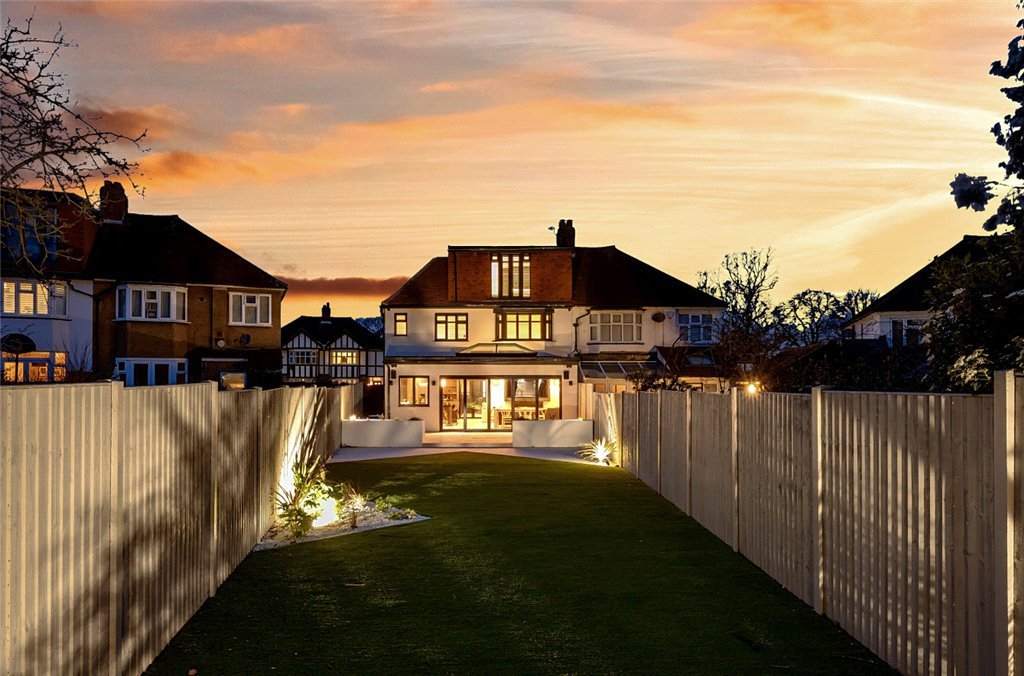 Semidetached House in Lakeside Drive, , BR2 Langford Russell