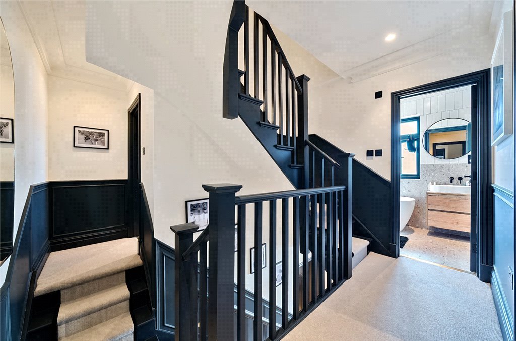 Semidetached House in Lakeside Drive, , BR2 Langford Russell