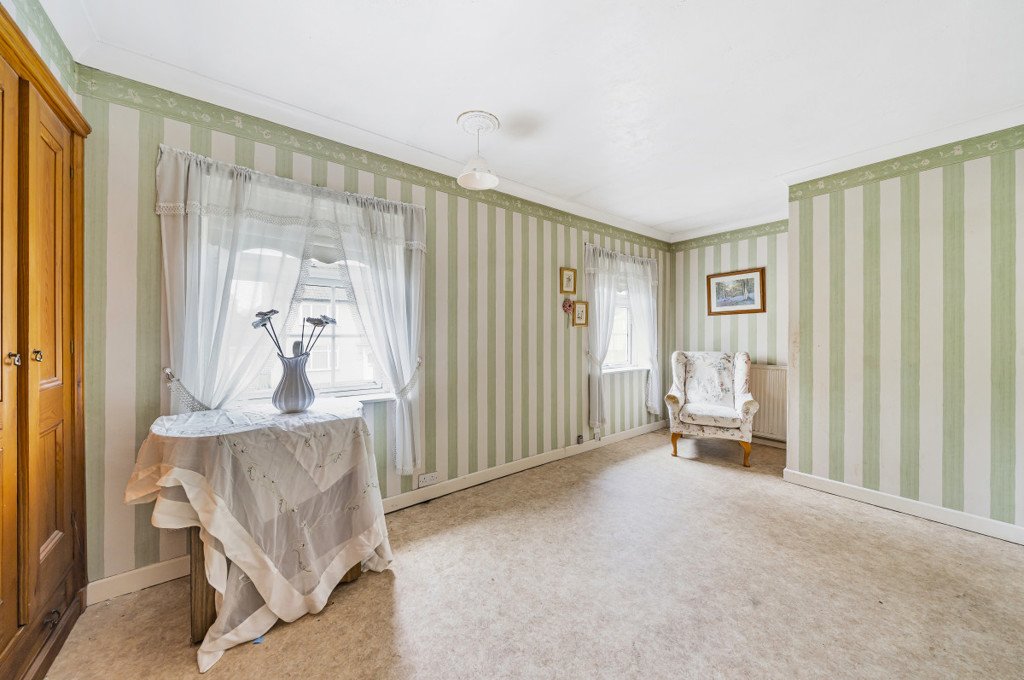 Terraced House in Holburne Road, , SE3 Commercial